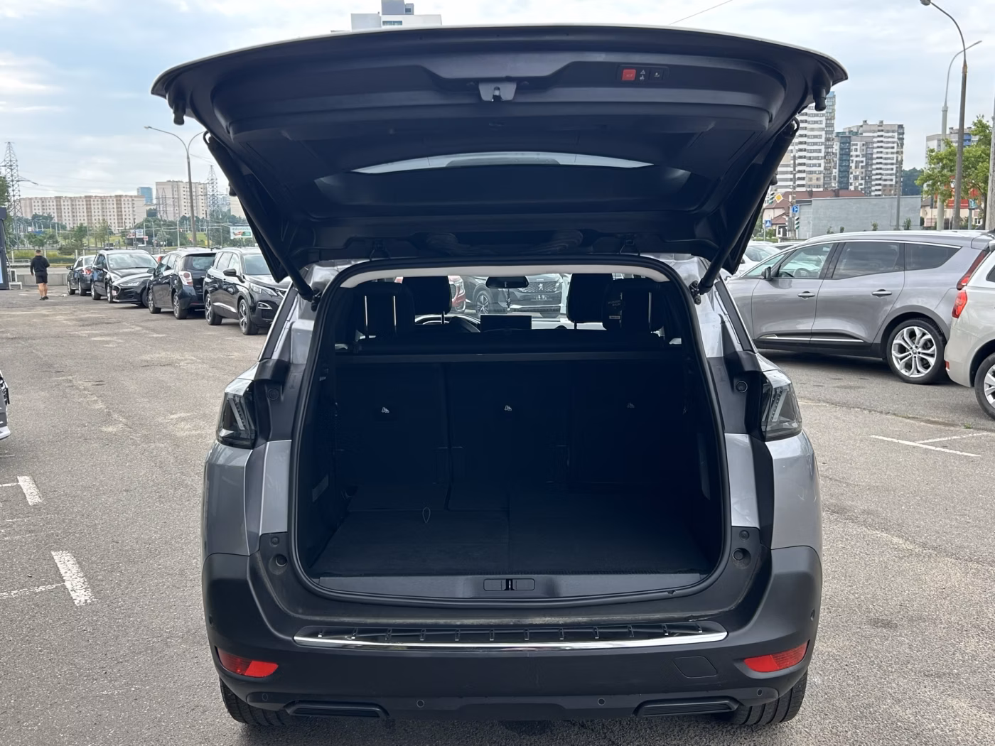 Peugeot 5008 фото 9
