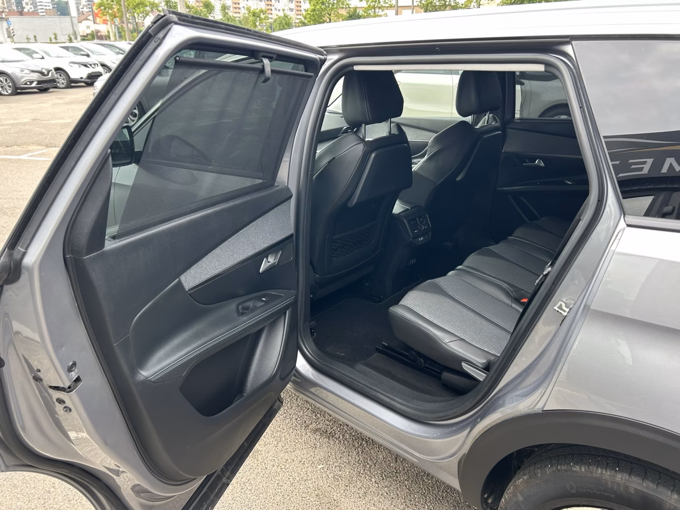 Peugeot 5008 фото 19