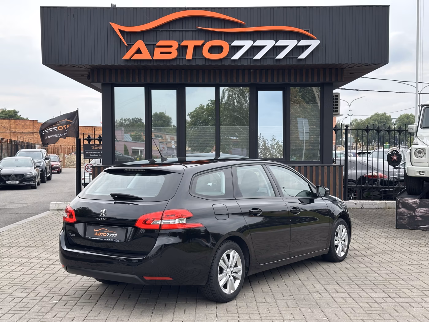 Peugeot 308 фото 2