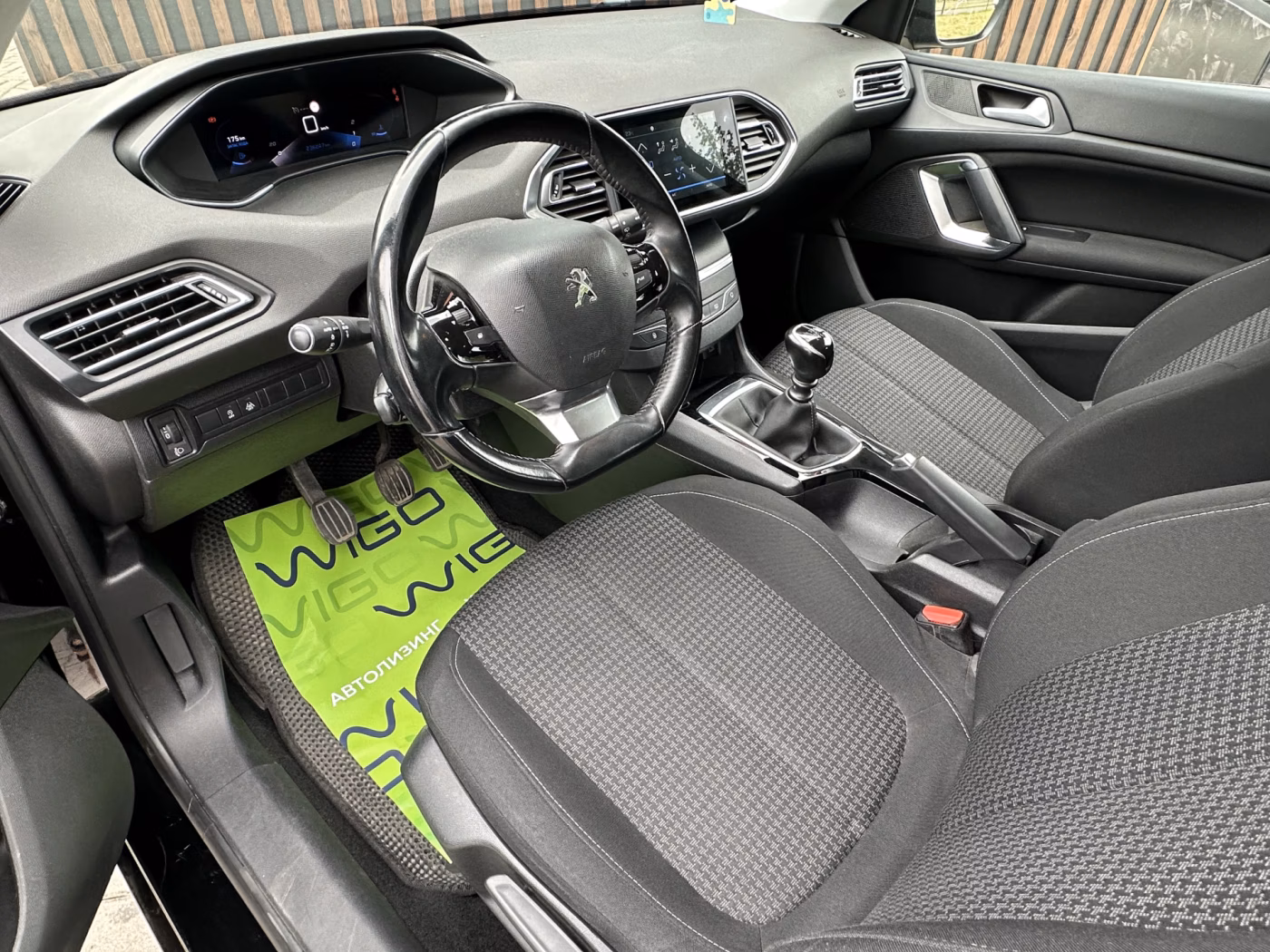 Peugeot 308 фото 8