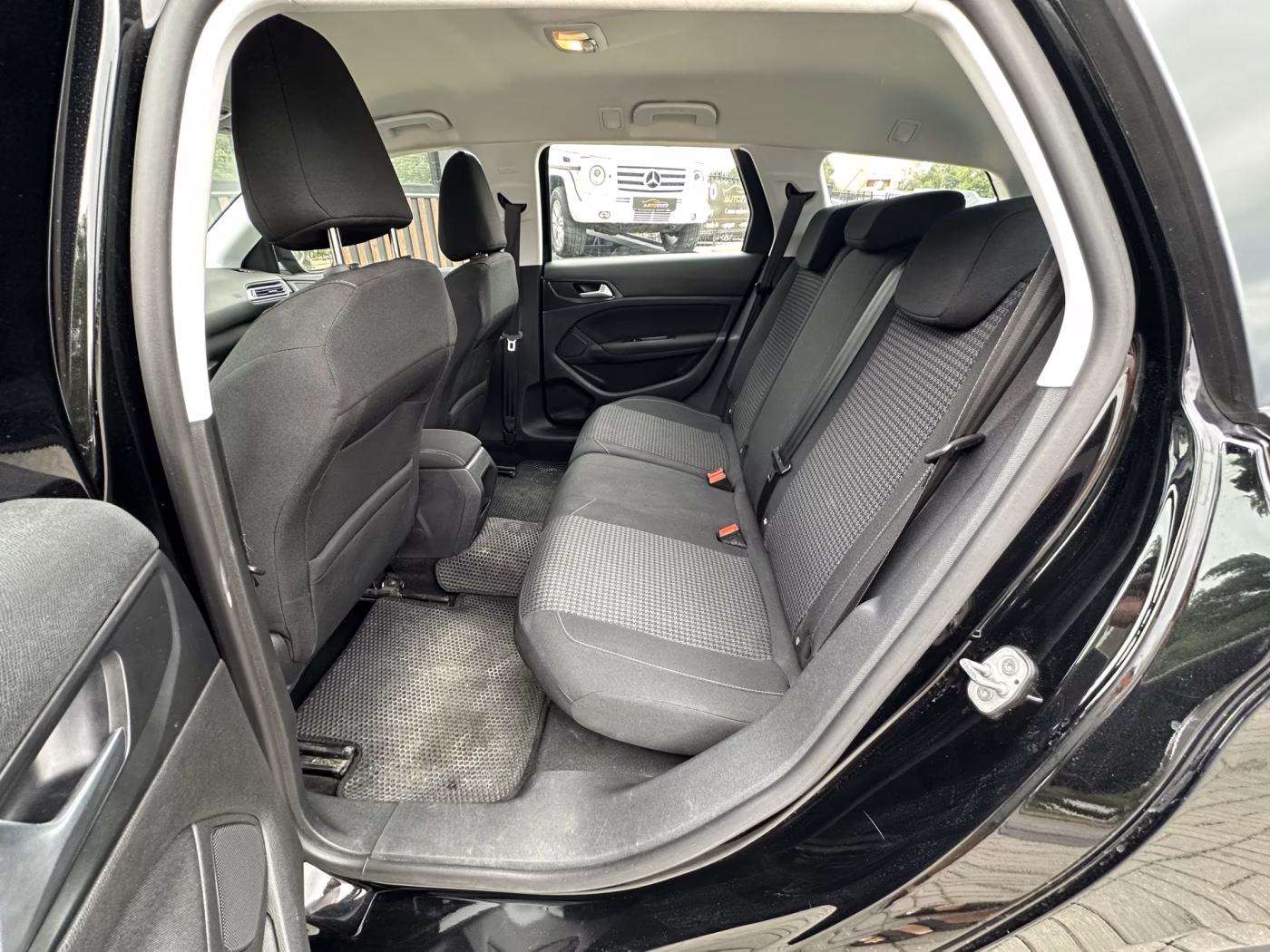 Peugeot 308 фото 9