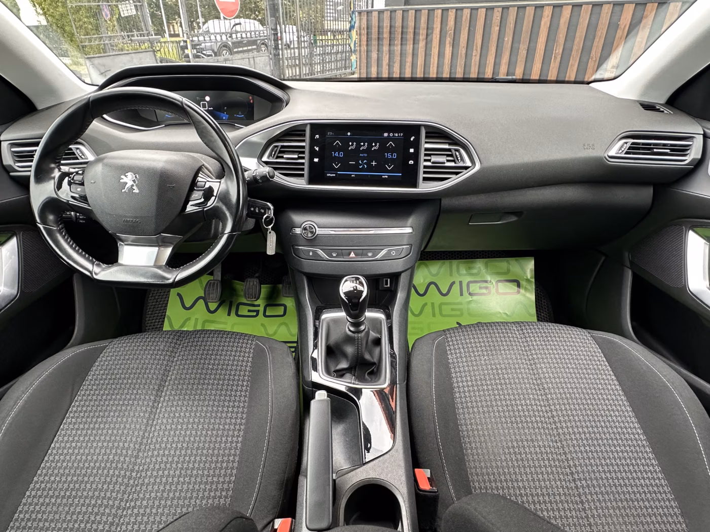 Peugeot 308 фото 10
