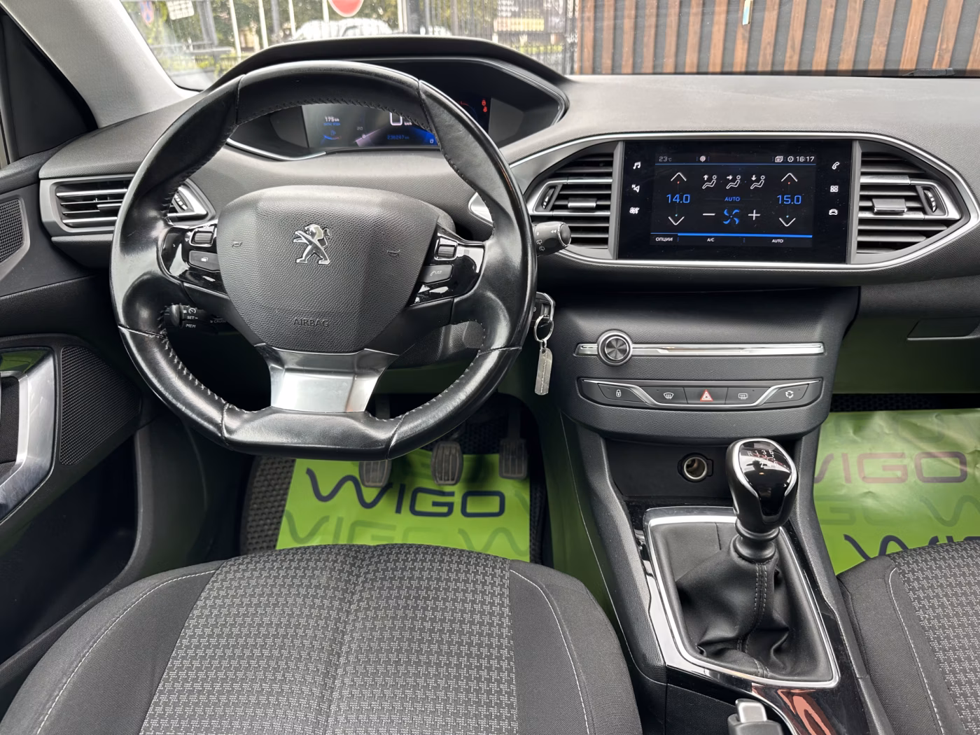 Peugeot 308 фото 11