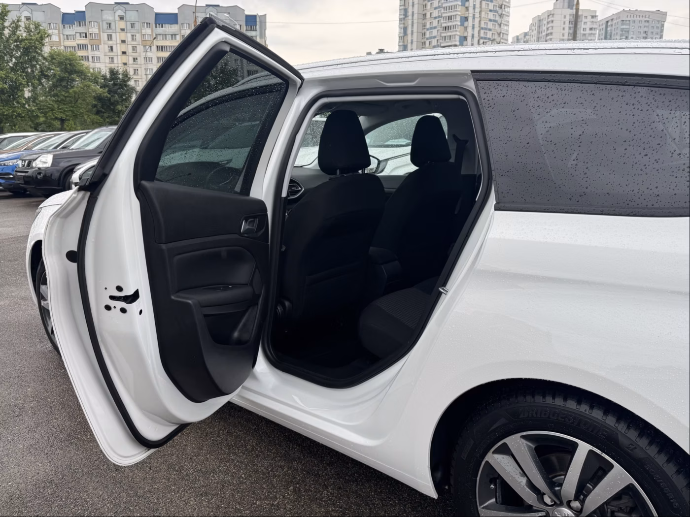 Peugeot 308 фото 11