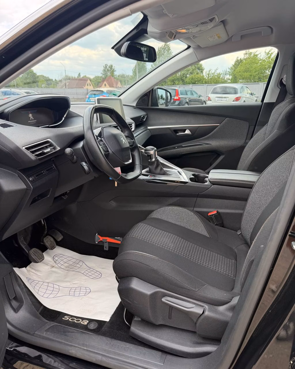 Peugeot 5008 фото 10