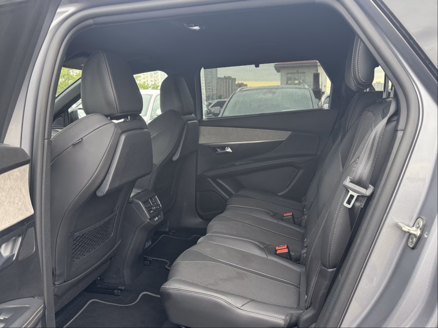 Peugeot 5008 фото 12