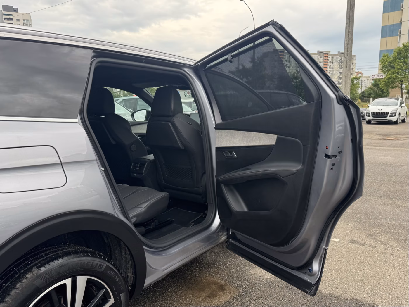 Peugeot 5008 фото 16