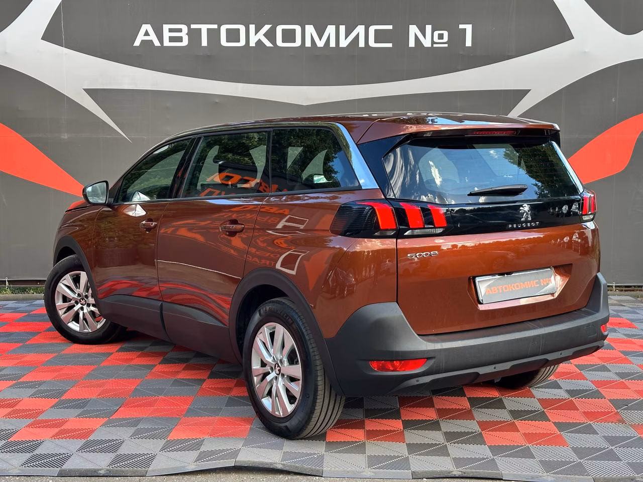 Peugeot 5008 фото 3