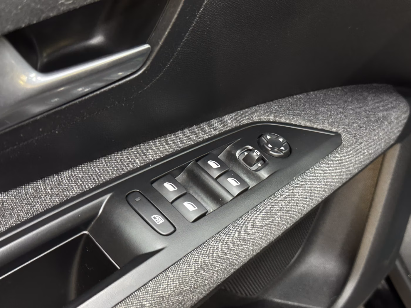 Peugeot 3008 фото 21