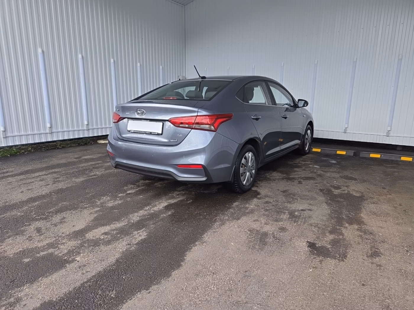 Hyundai Accent фото 5