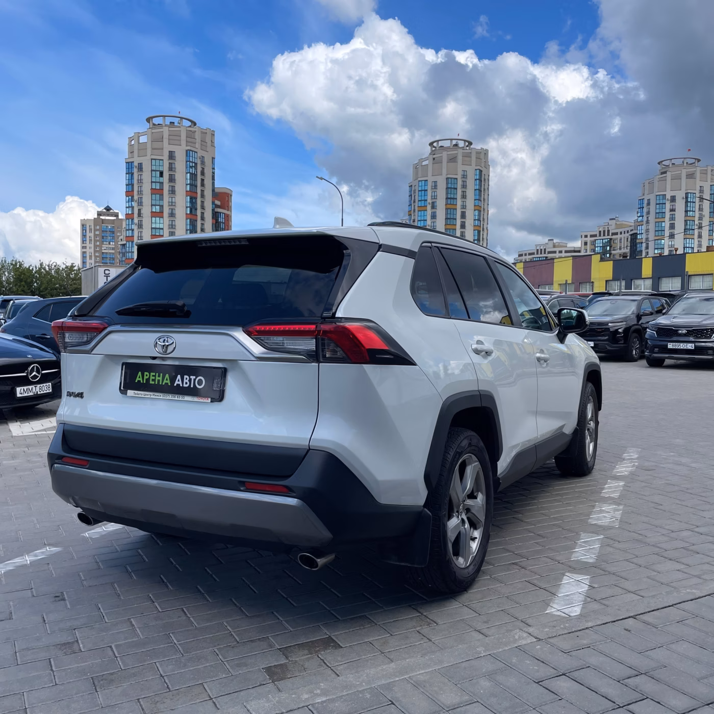 Toyota RAV4 фото 4