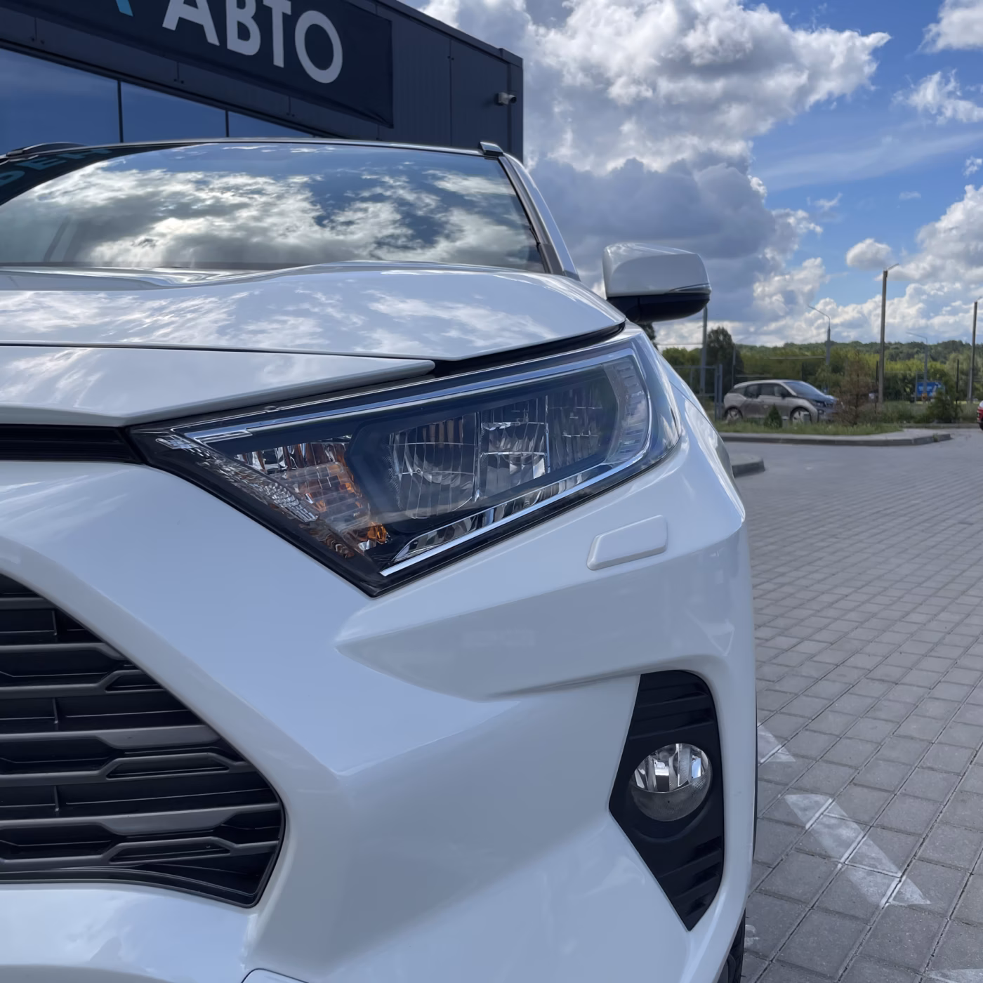 Toyota RAV4 фото 8
