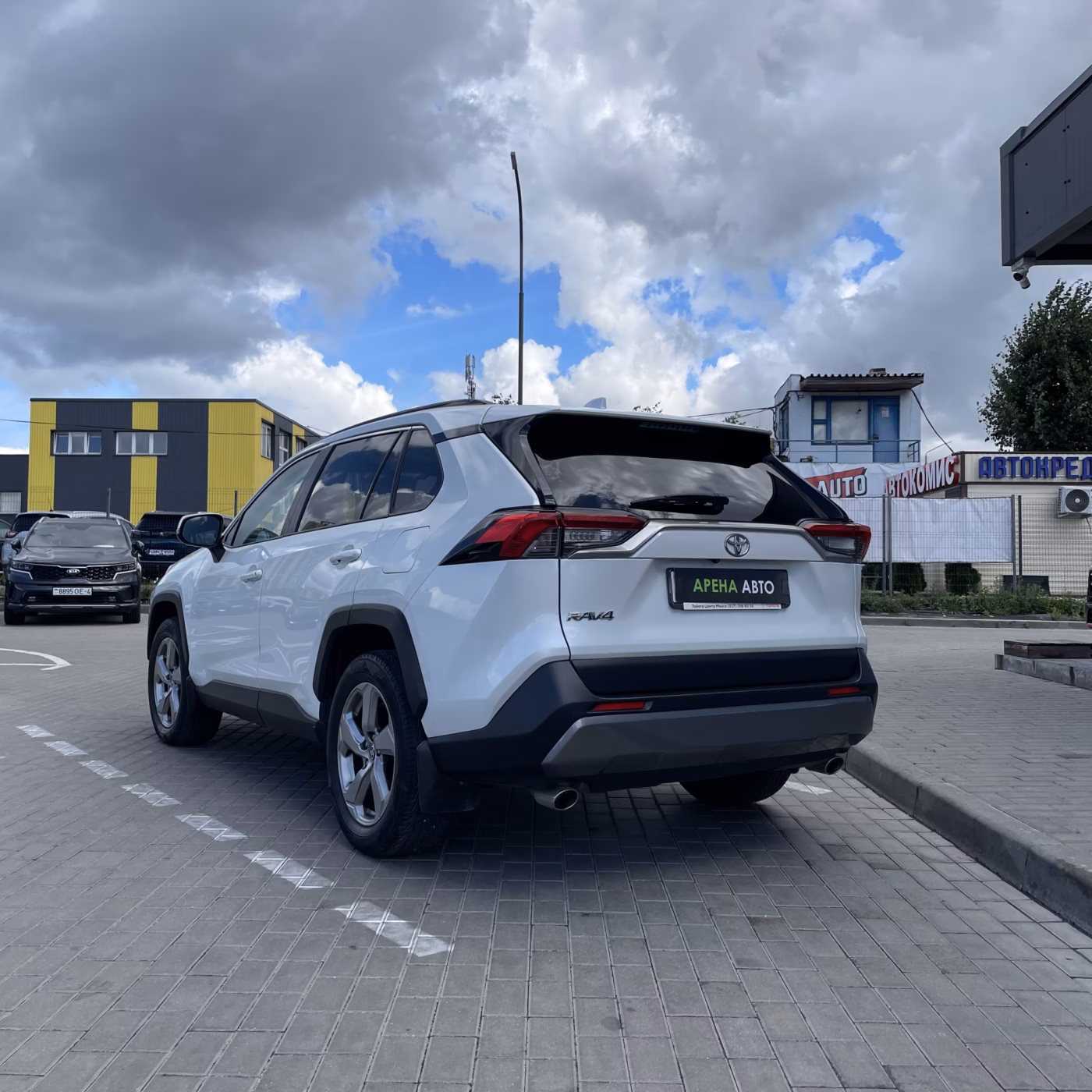 Toyota RAV4 фото 6