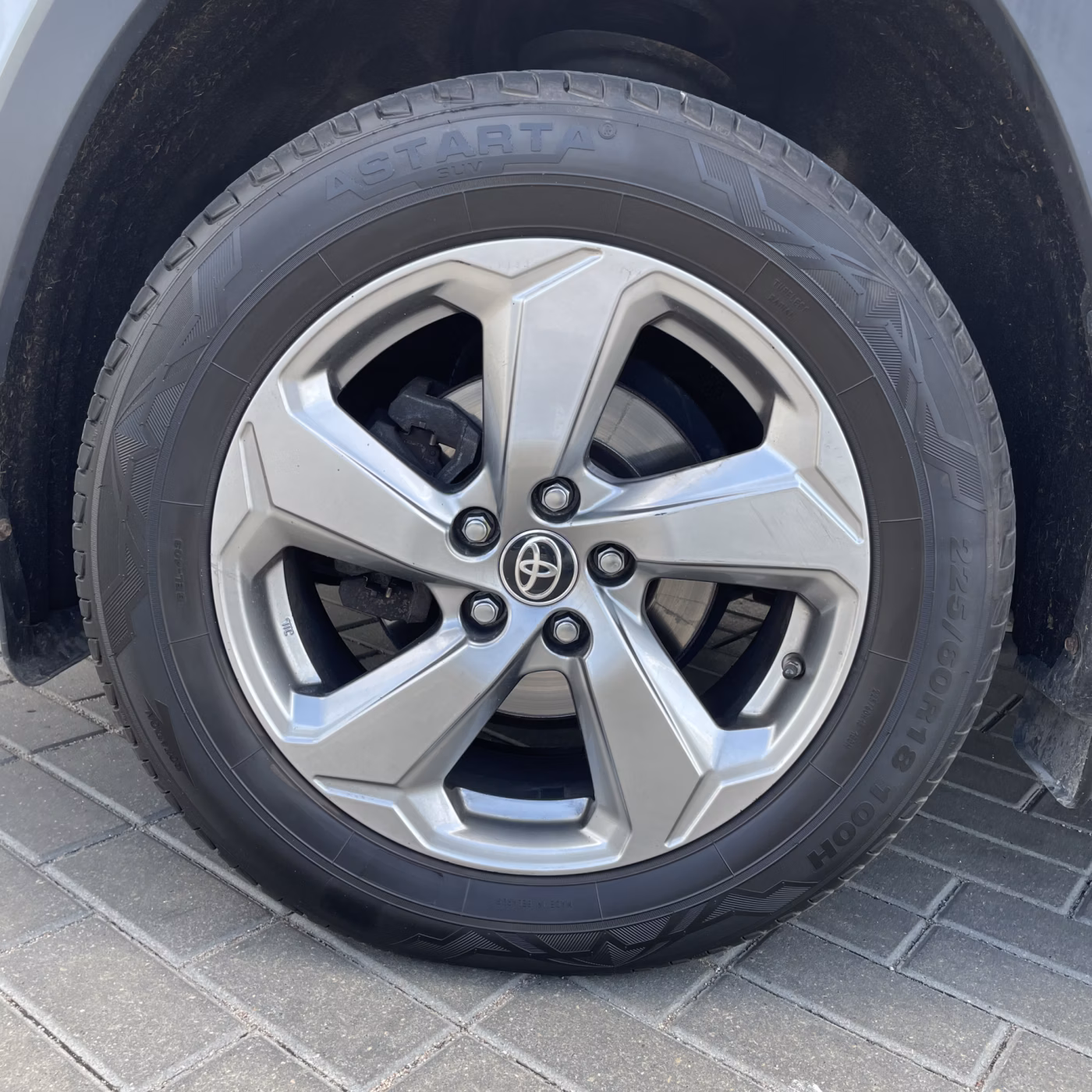 Toyota RAV4 фото 7