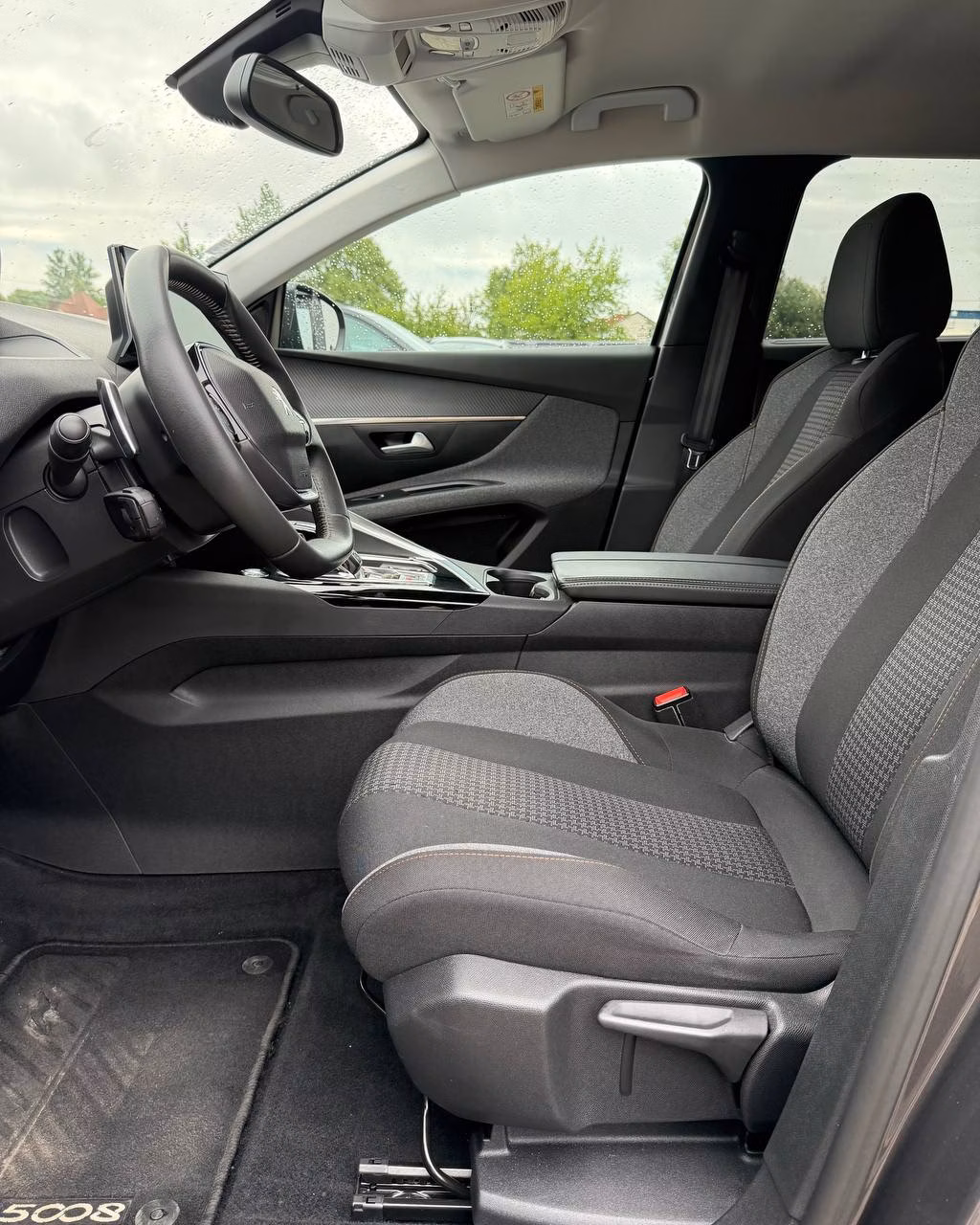 Peugeot 5008 фото 10