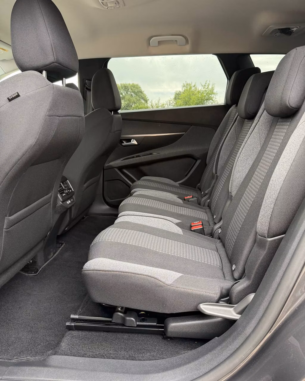Peugeot 5008 фото 12