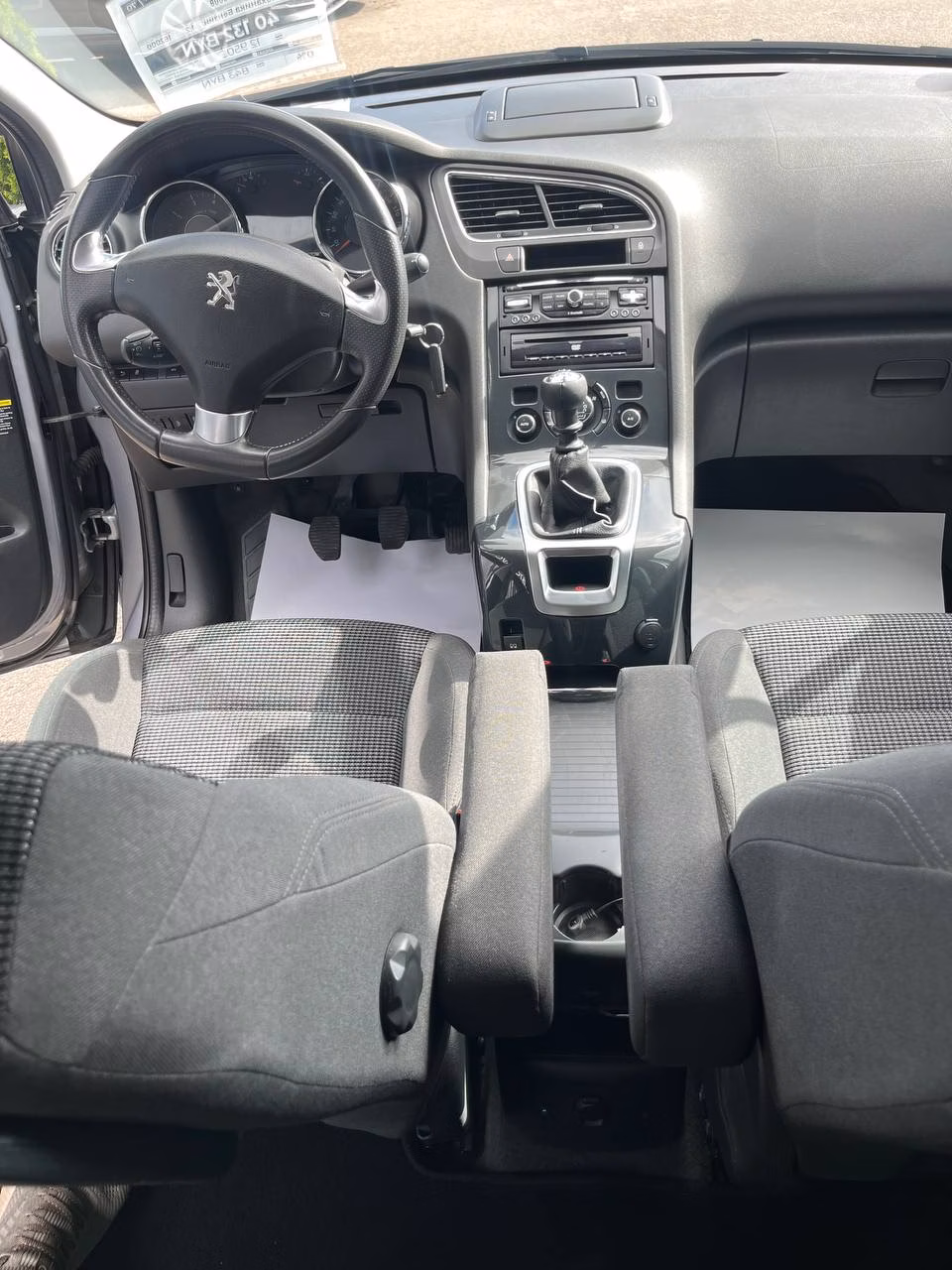 Peugeot 5008 фото 11