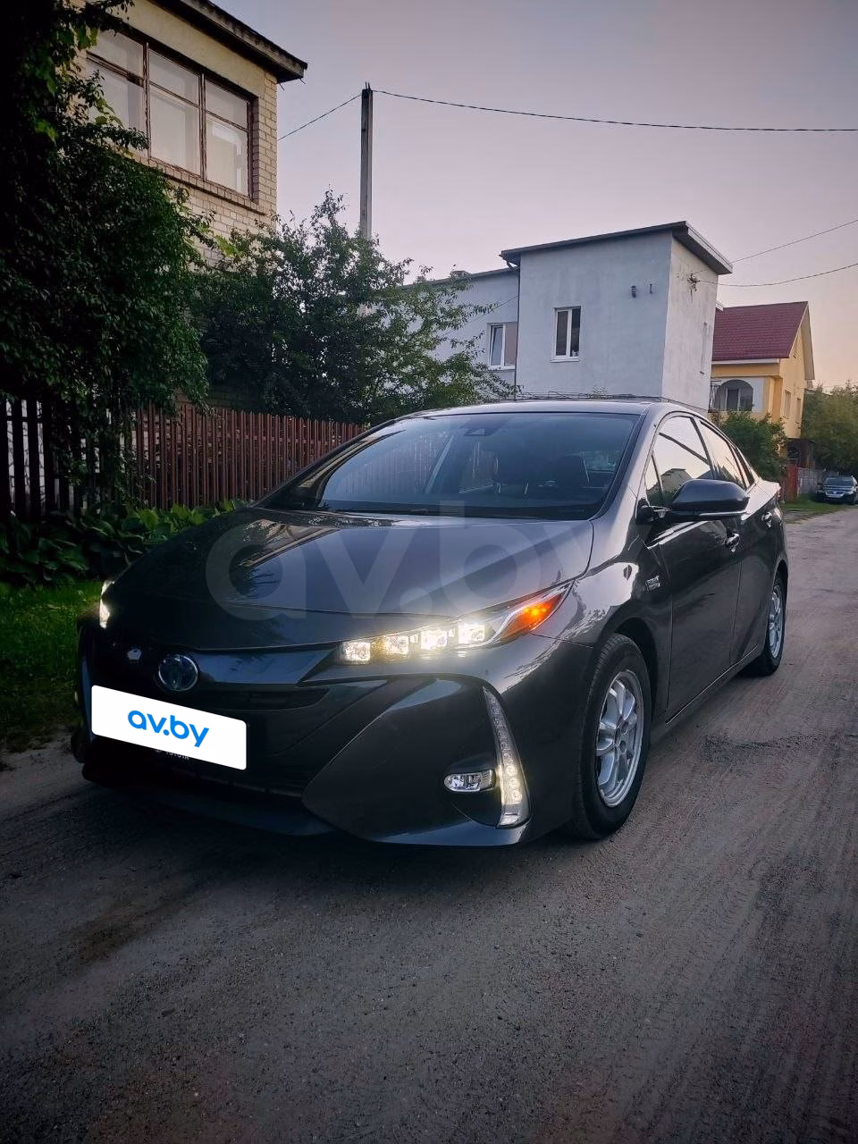 Toyota Prius Prime фото 6