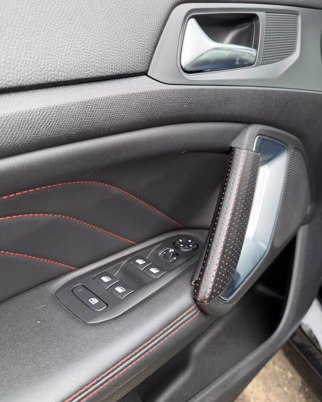 Peugeot 308 фото 9