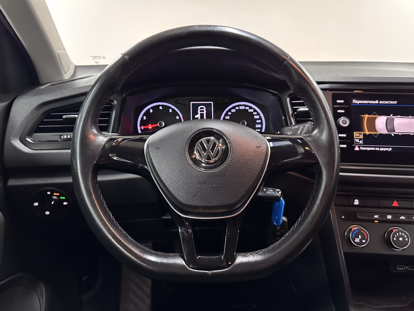Volkswagen T-Roc фото 13
