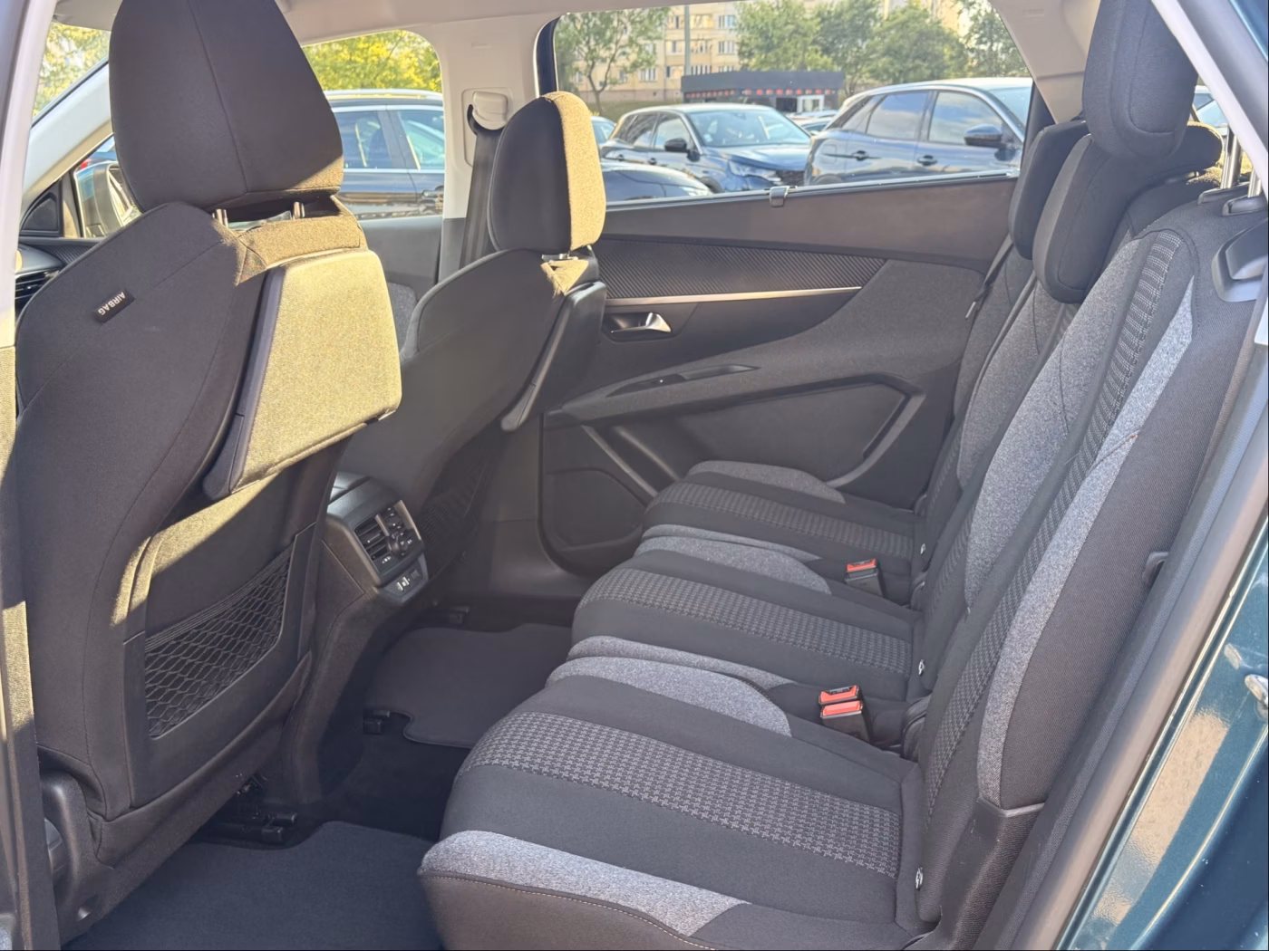 Peugeot 5008 фото 16