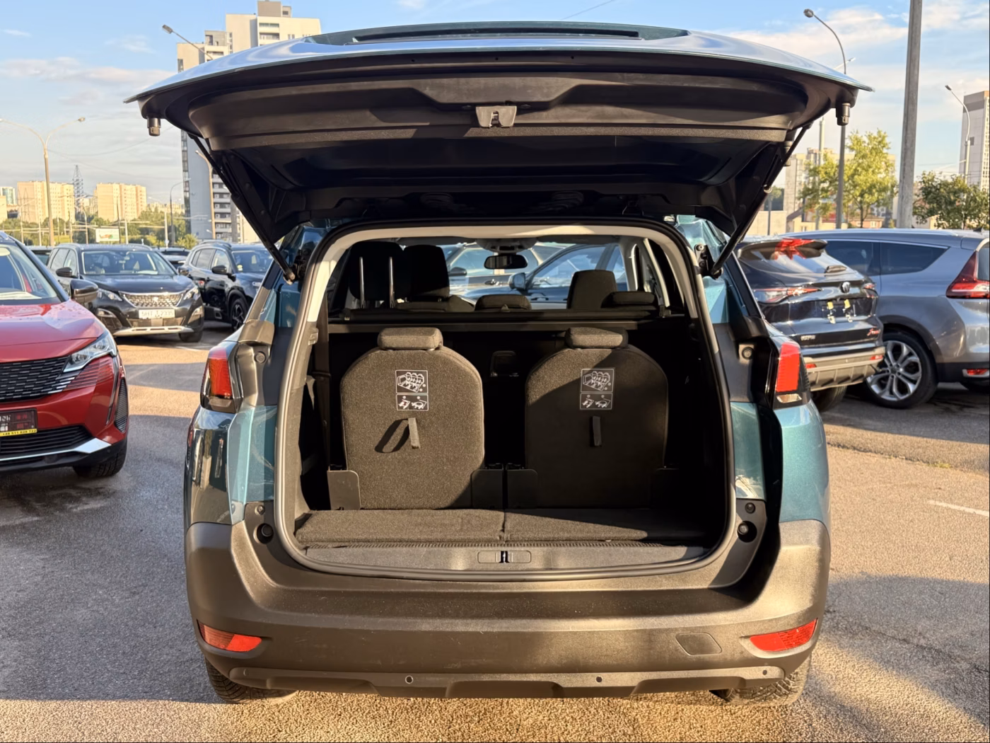 Peugeot 5008 фото 17
