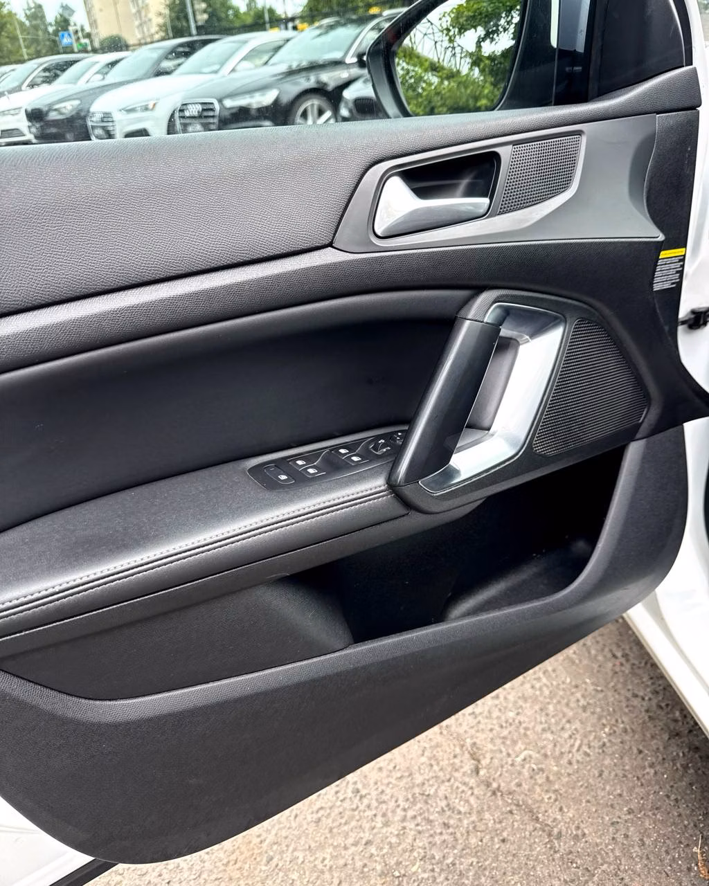 Peugeot 308 фото 9