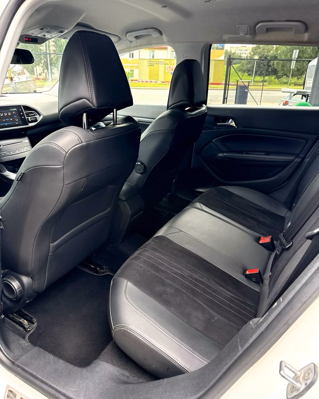Peugeot 308 фото 12