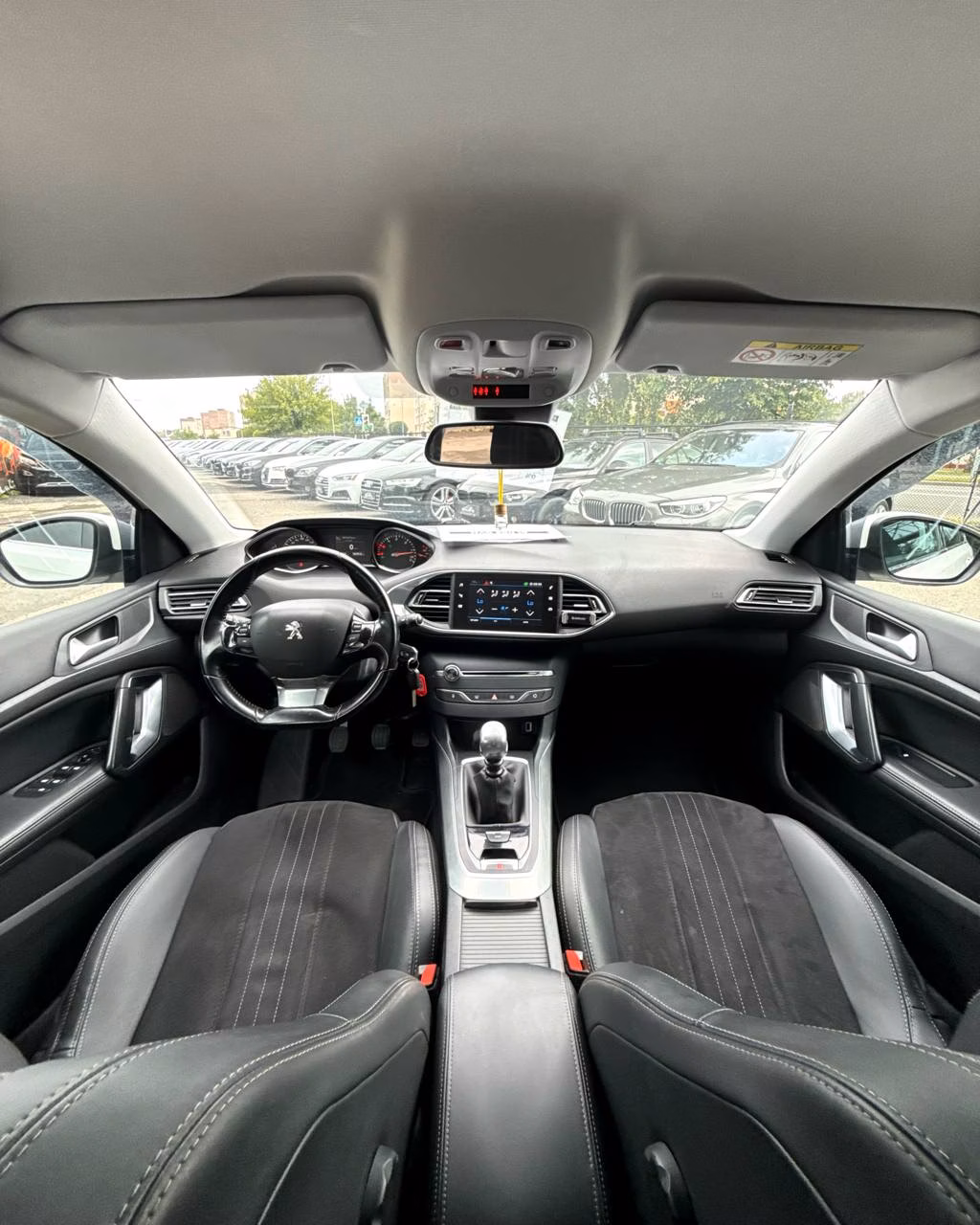Peugeot 308 фото 14