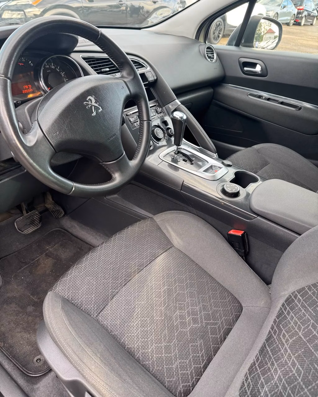 Peugeot 3008 фото 10