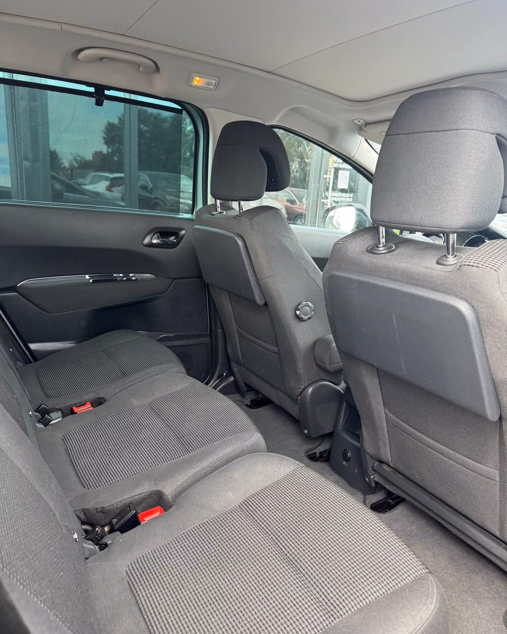Peugeot 5008 фото 13