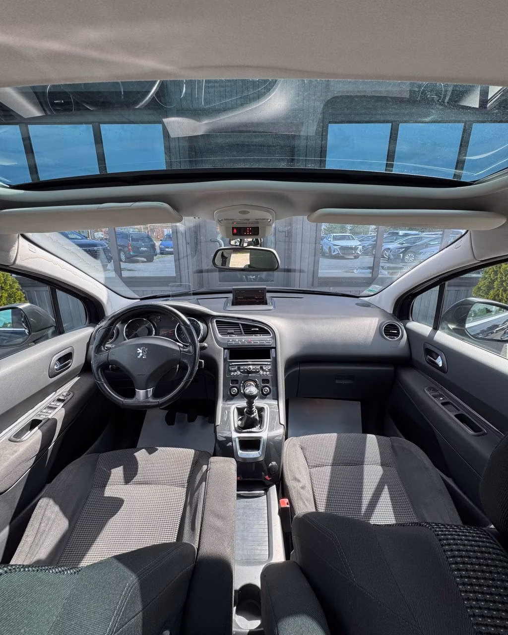 Peugeot 5008 фото 9