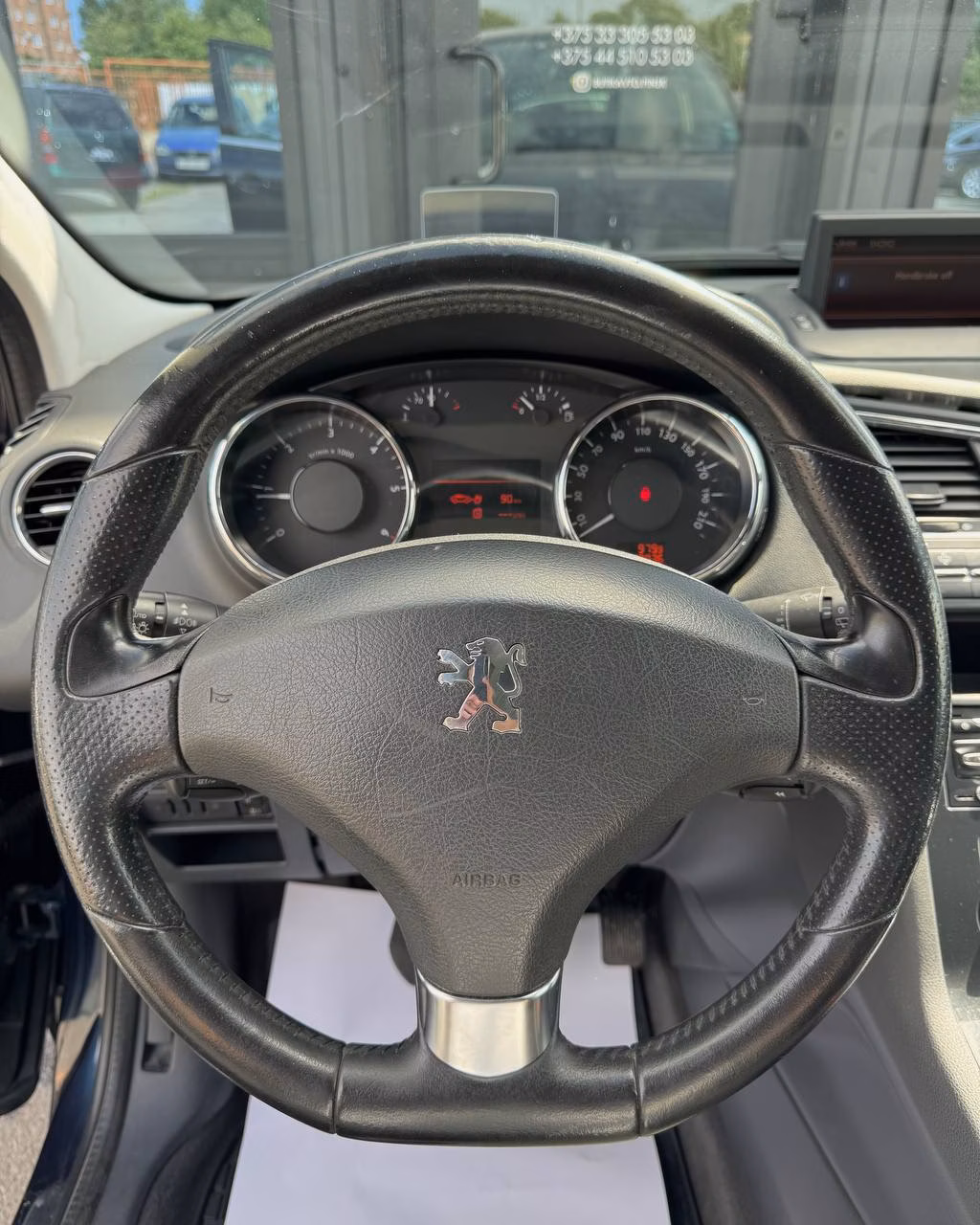 Peugeot 5008 фото 10