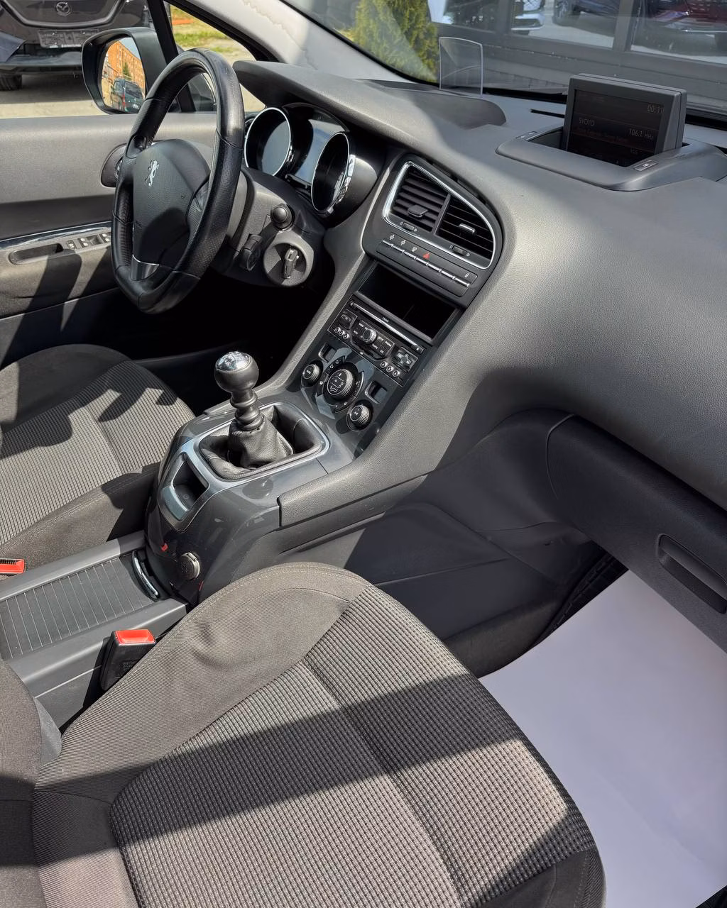 Peugeot 5008 фото 13