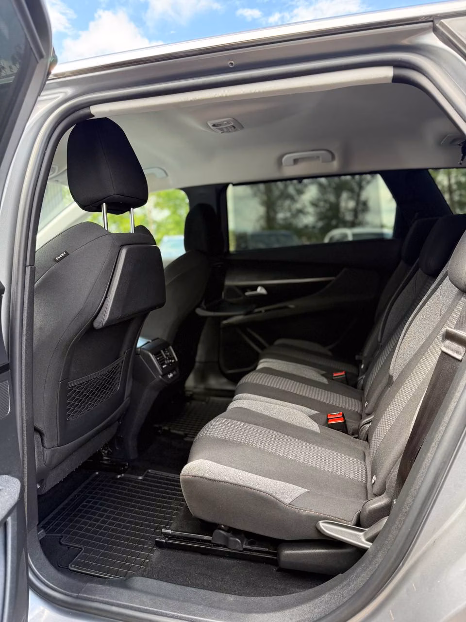 Peugeot 5008 фото 8