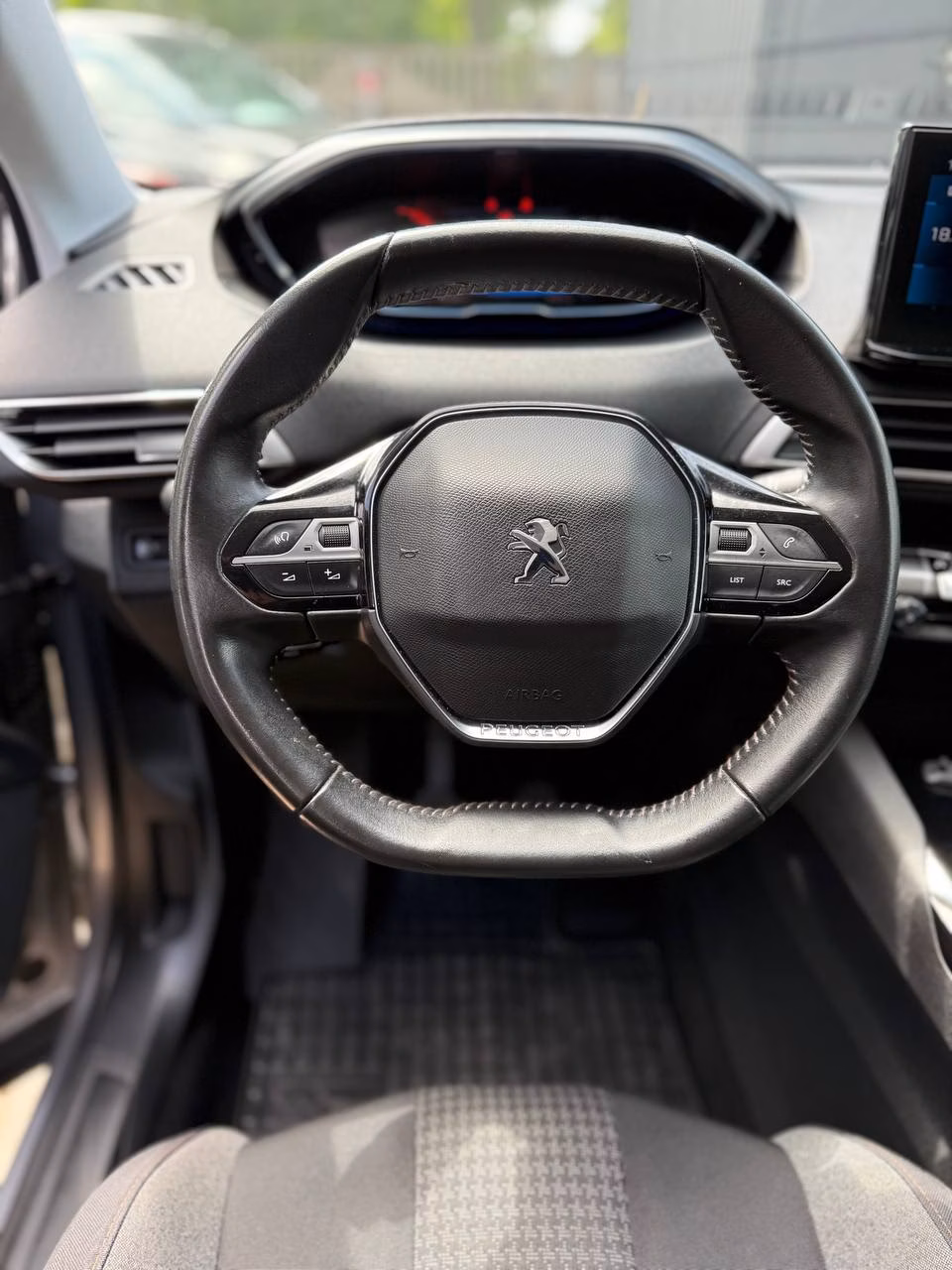 Peugeot 5008 фото 11