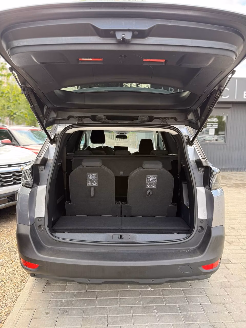 Peugeot 5008 фото 12