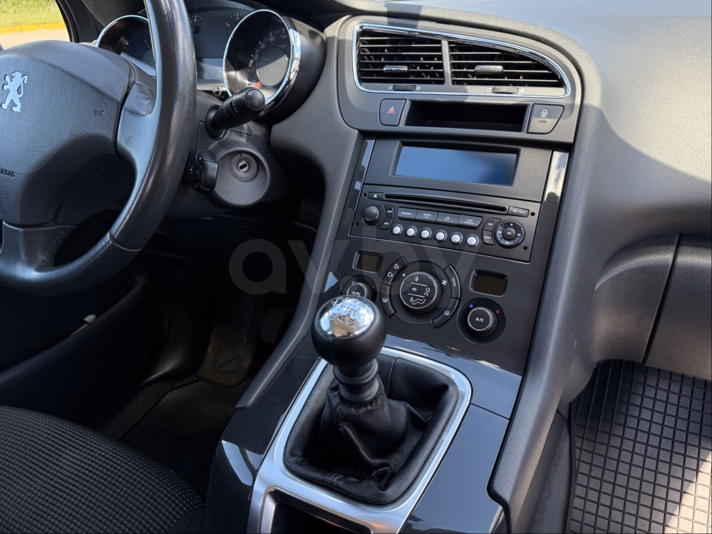 Peugeot 5008 фото 3