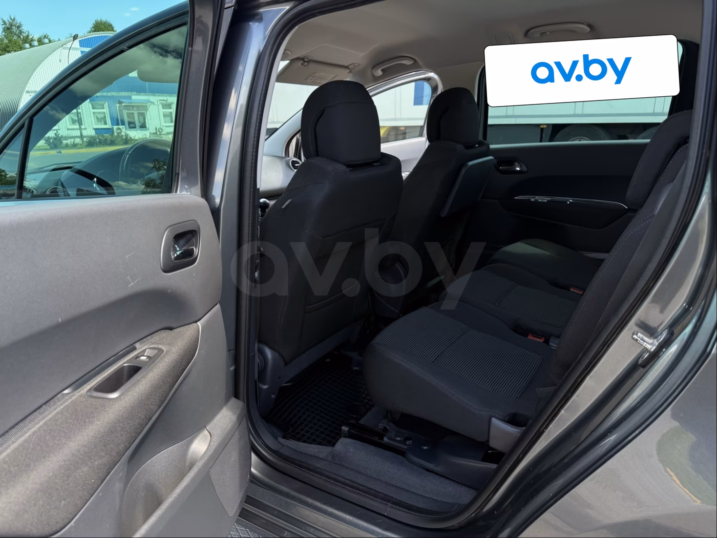 Peugeot 5008 фото 6