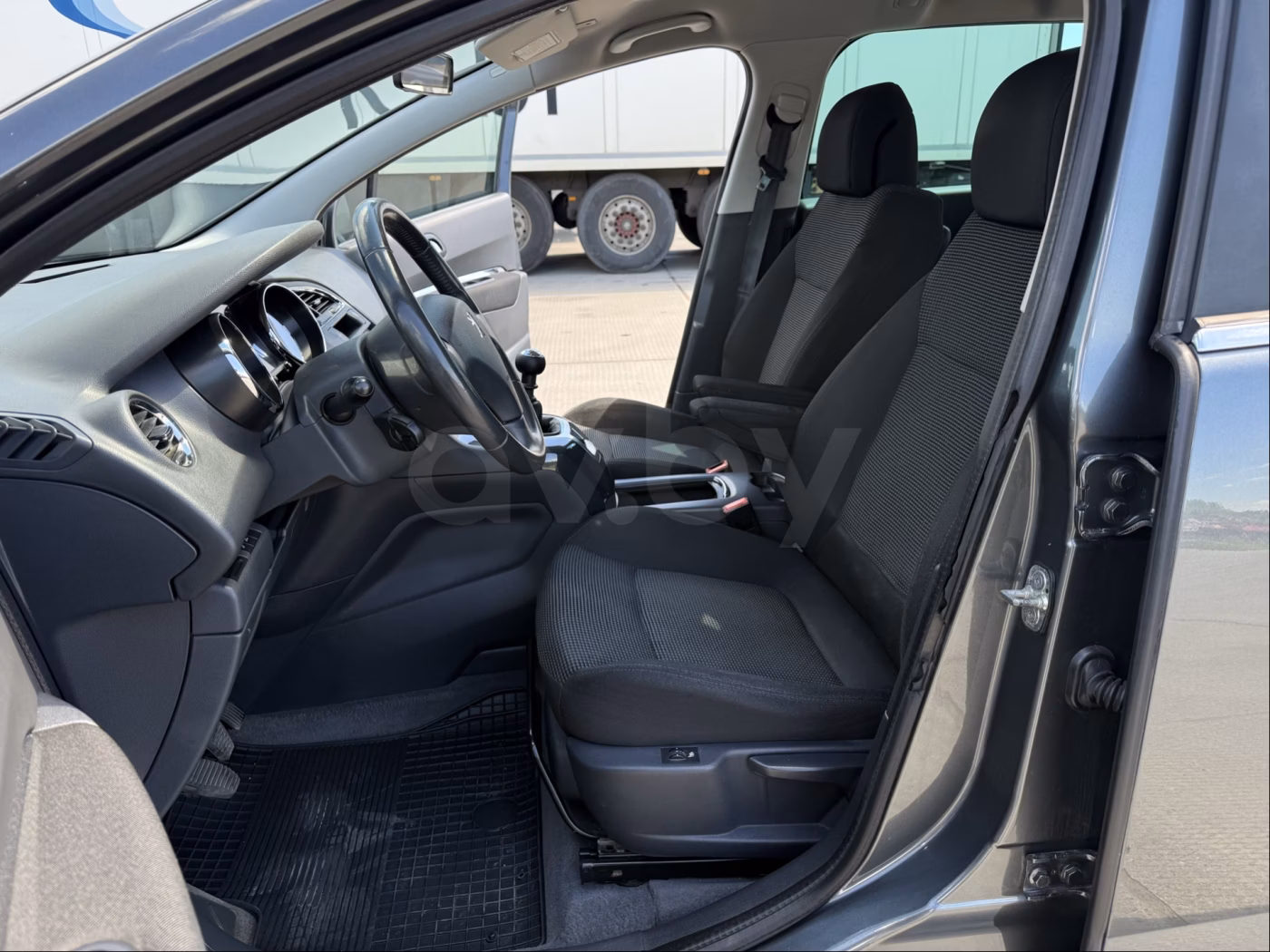 Peugeot 5008 фото 5