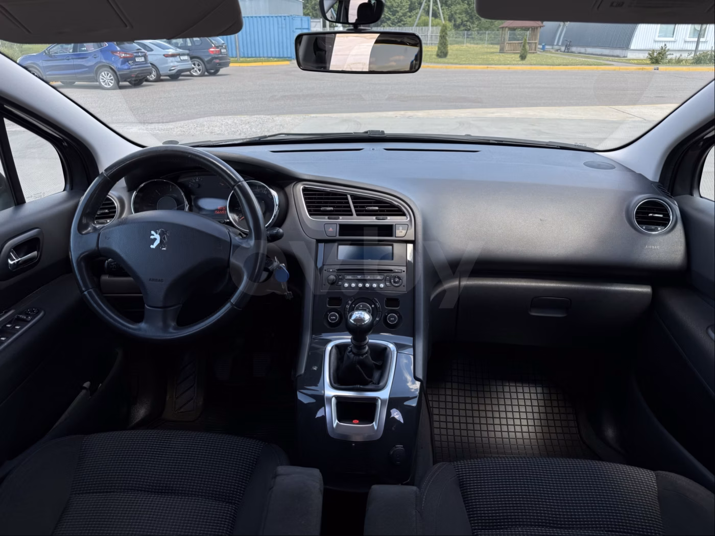 Peugeot 5008 фото 8