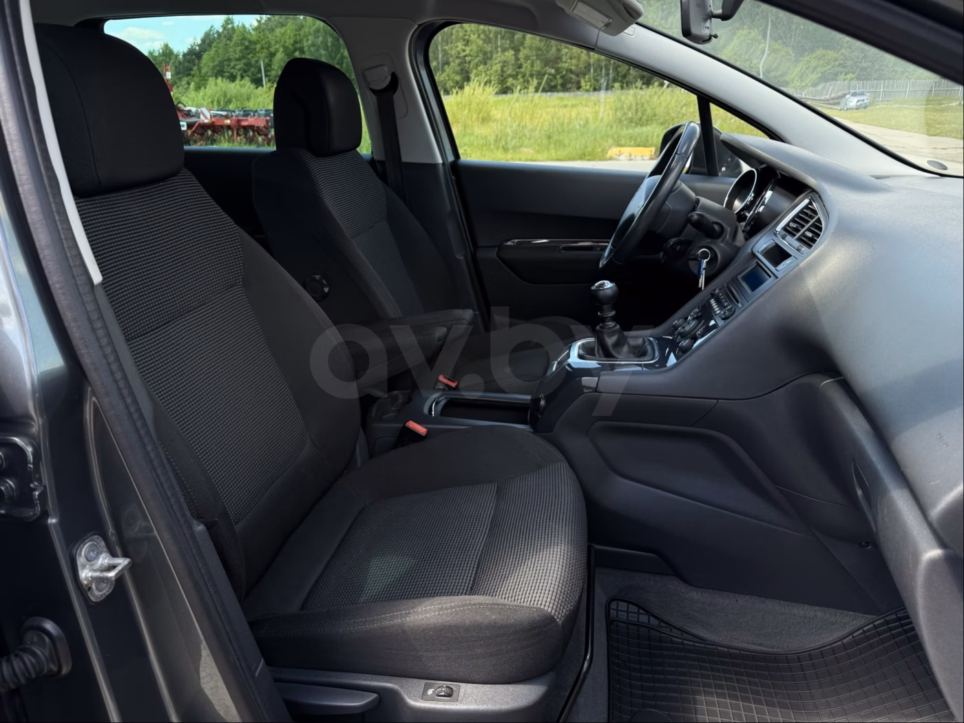 Peugeot 5008 фото 15