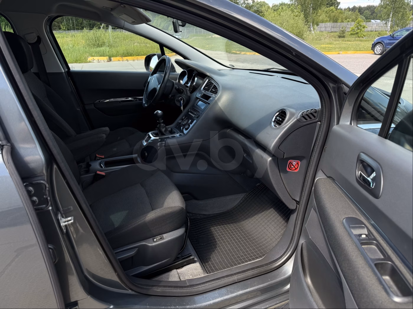 Peugeot 5008 фото 16