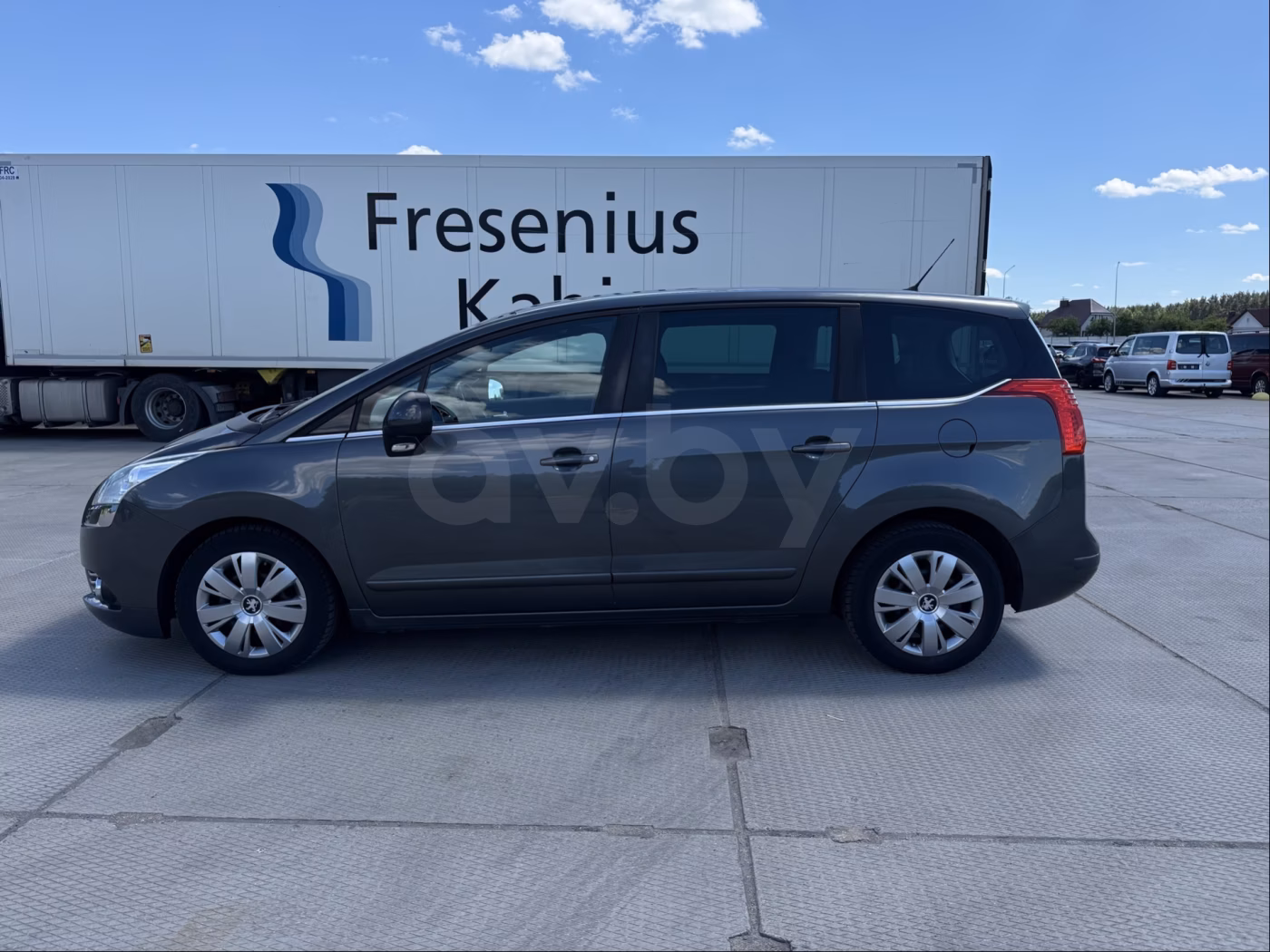 Peugeot 5008 фото 12