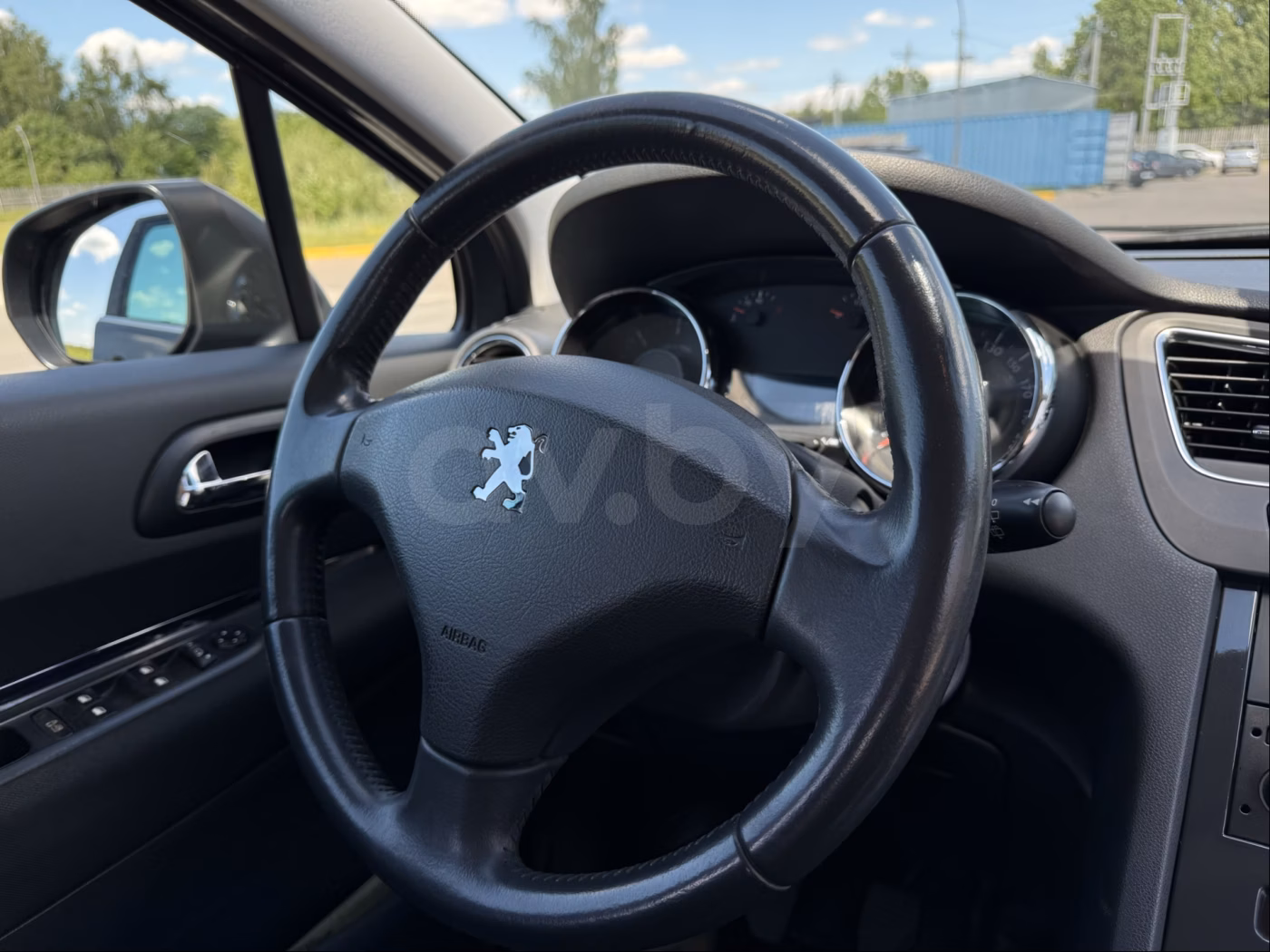 Peugeot 5008 фото 17