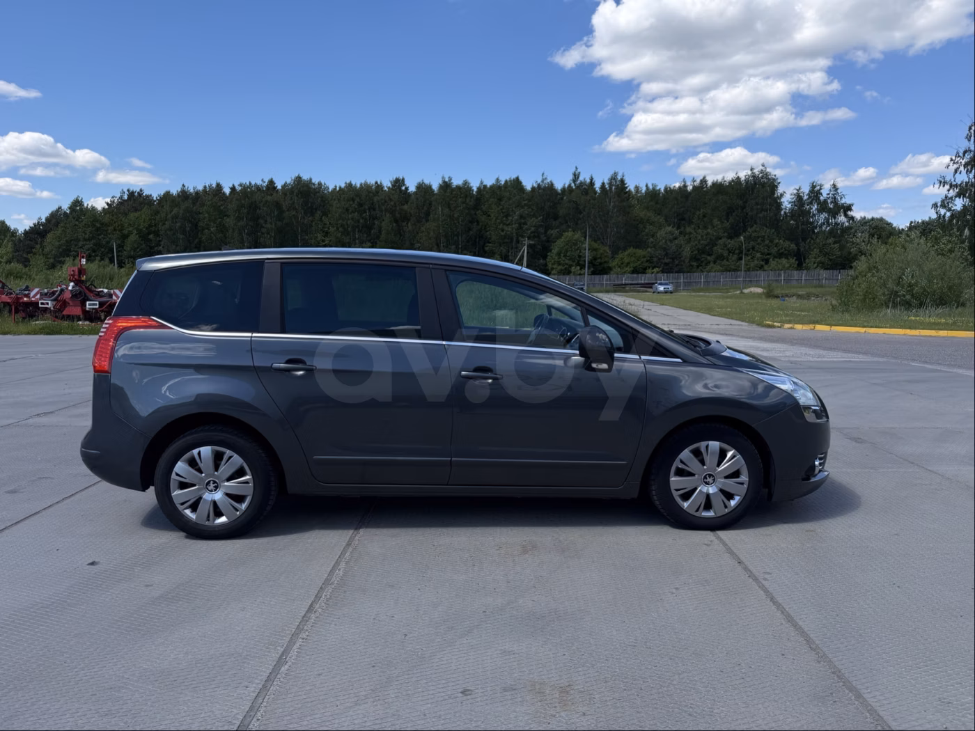 Peugeot 5008 фото 11