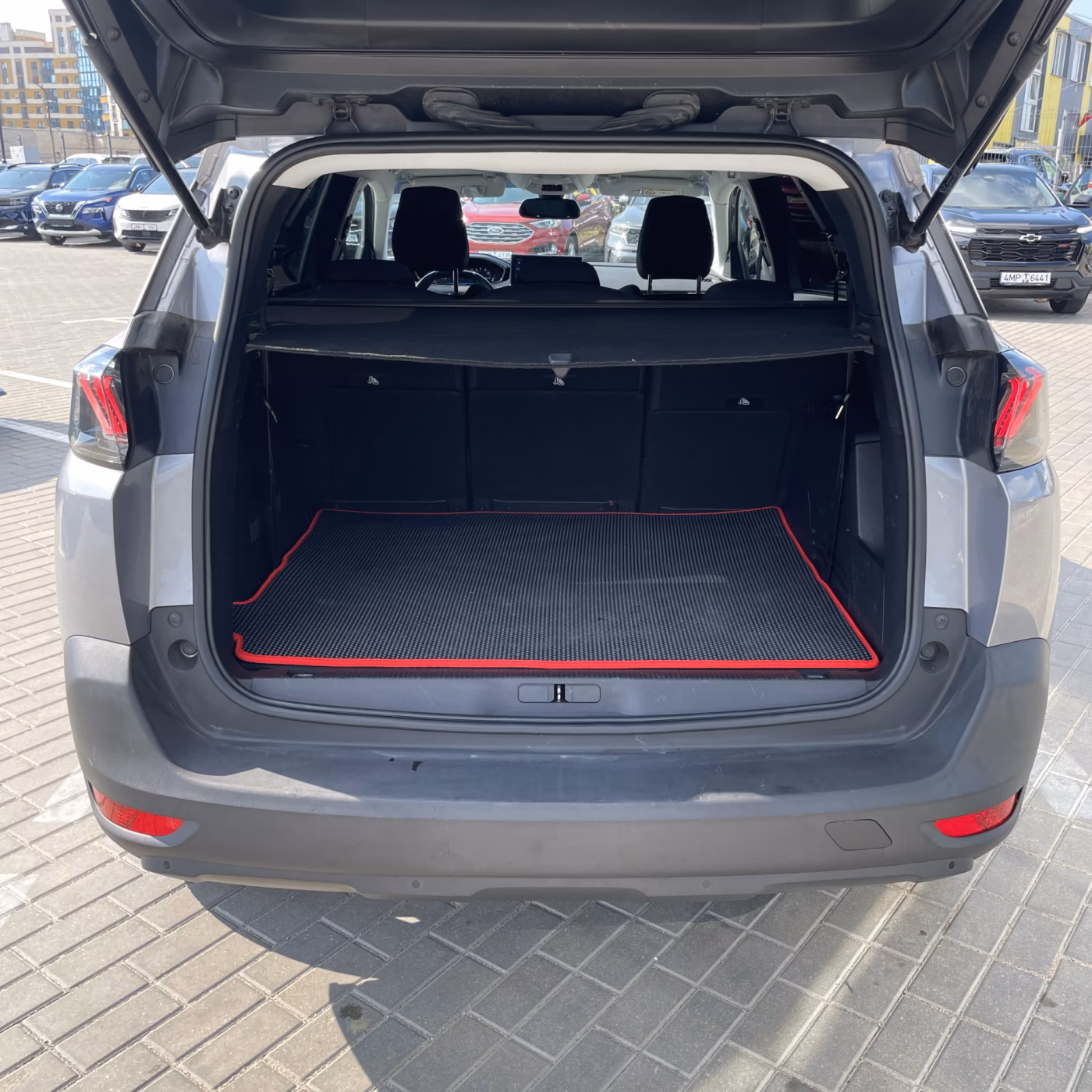 Peugeot 5008 фото 21