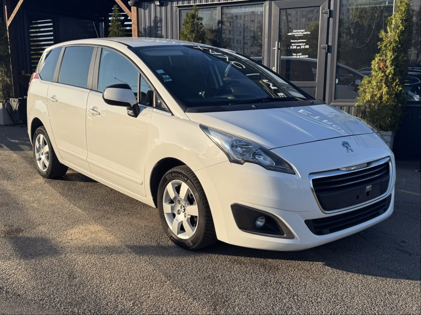 Peugeot 5008 фото 2