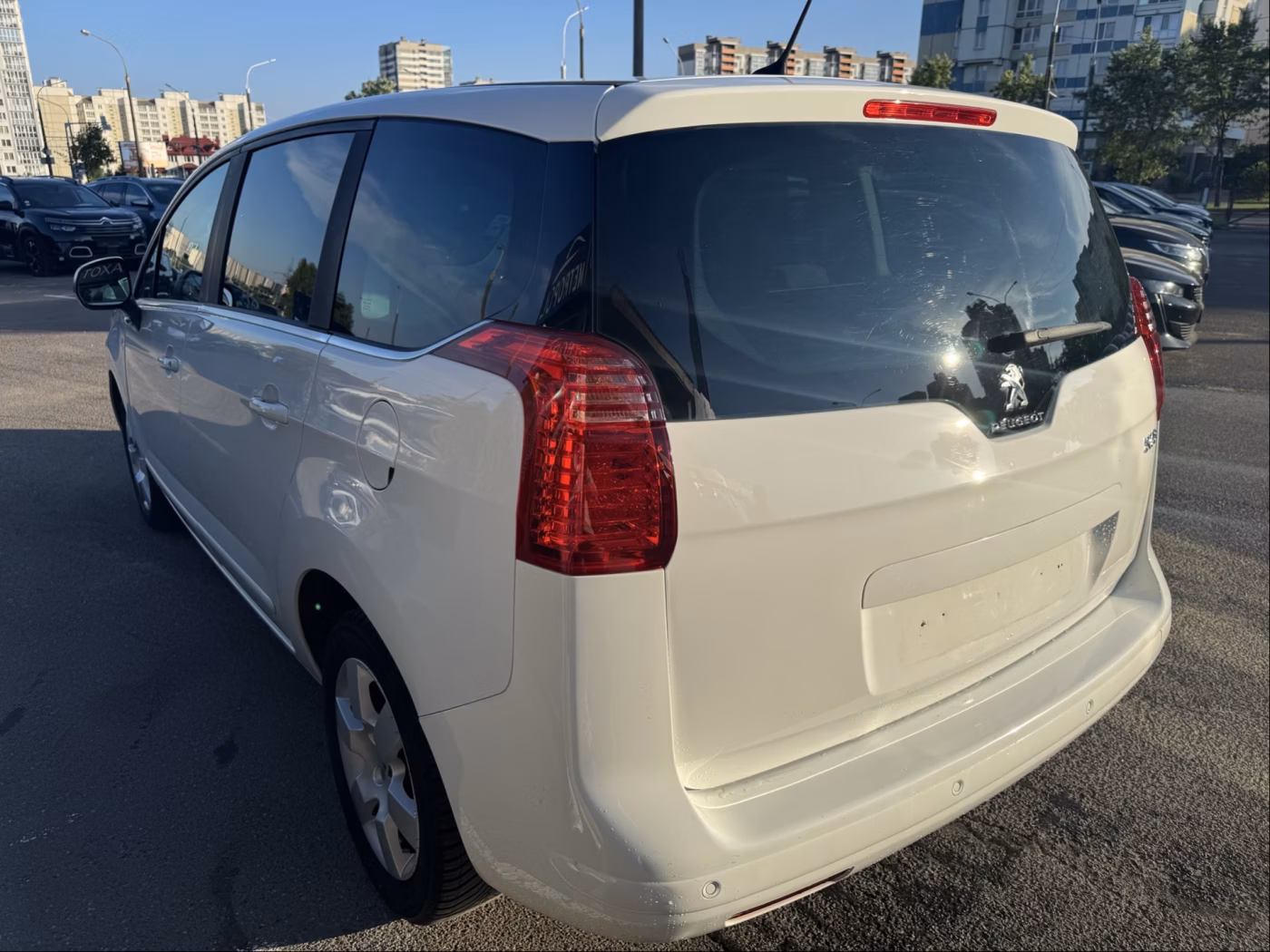 Peugeot 5008 фото 5