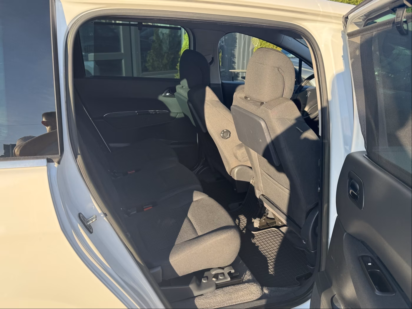 Peugeot 5008 фото 17
